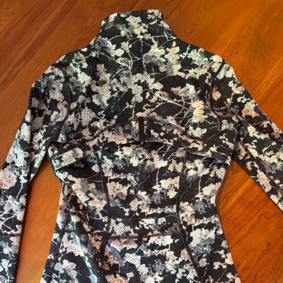 Lululemon Define Jacket - Picture 2 of 5